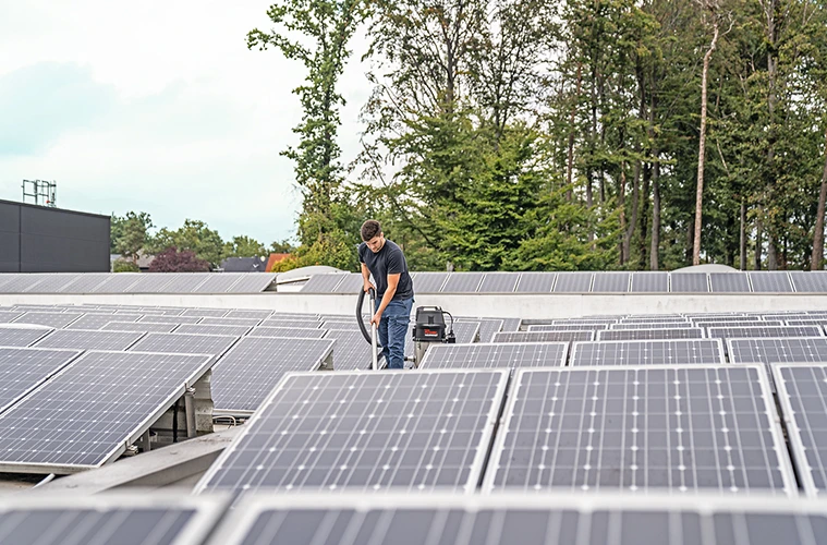 Bataryalı Endüstriyel Süpürge Uygulama