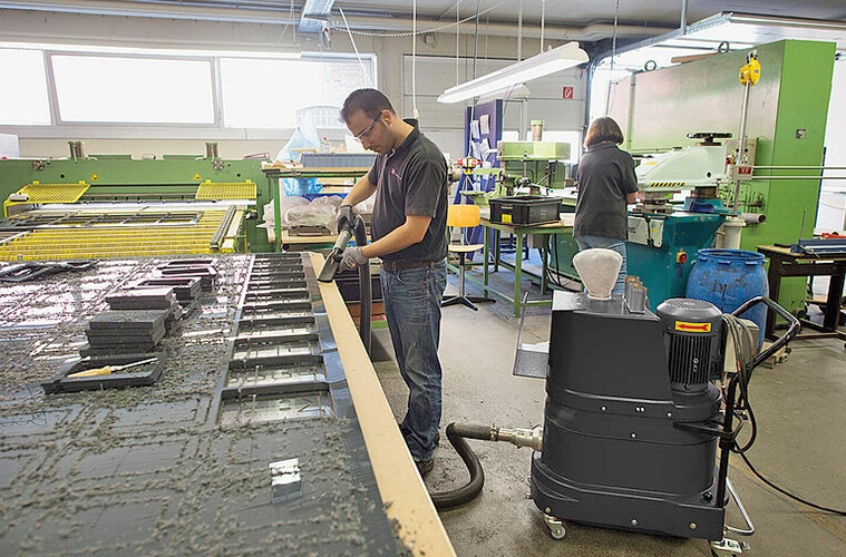 Trifaze Tahrikli Endüstriyel Süpürge R01 R