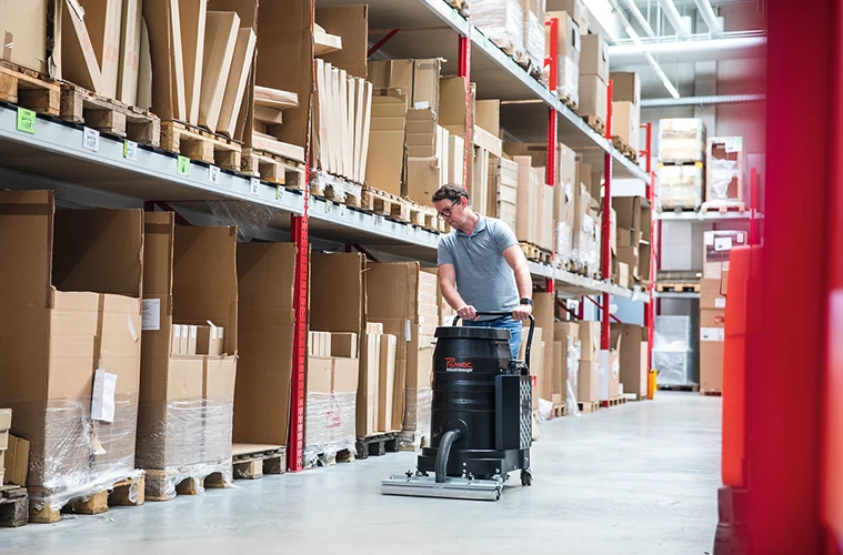 Bataryalı Endüstriyel Süpürge Uygulama