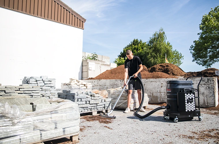 Bataryalı Endüstriyel Süpürge Uygulama