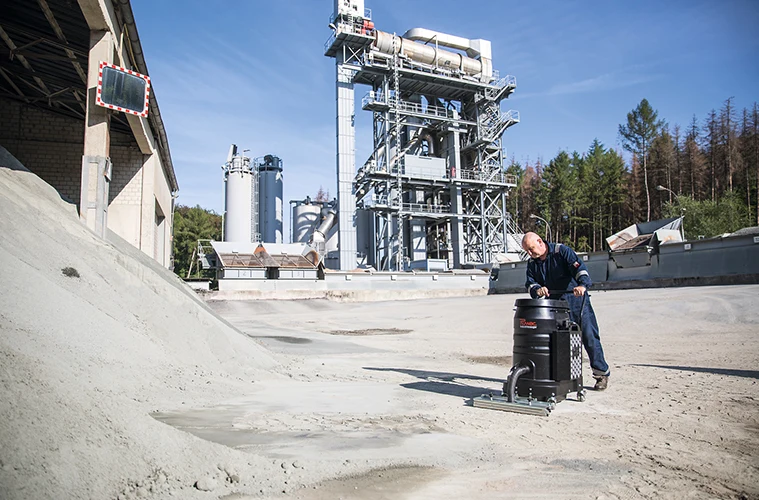 Bataryalı Endüstriyel Süpürge Uygulama